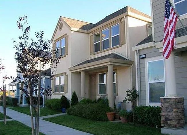 Building Photo - Bright and Spacious 4-Bed, 3-Bath Home in ...