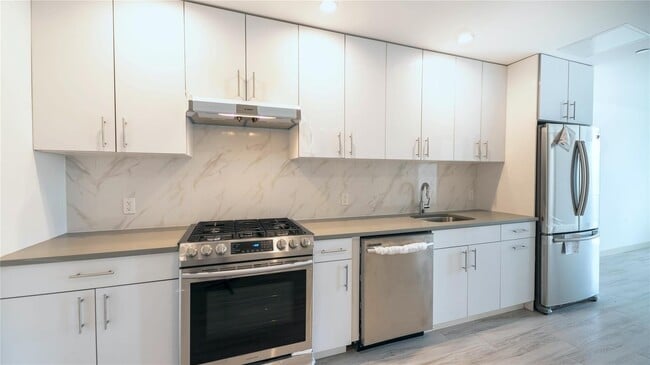 Building Photo - 14- 50 110th St Unit 03 Rental