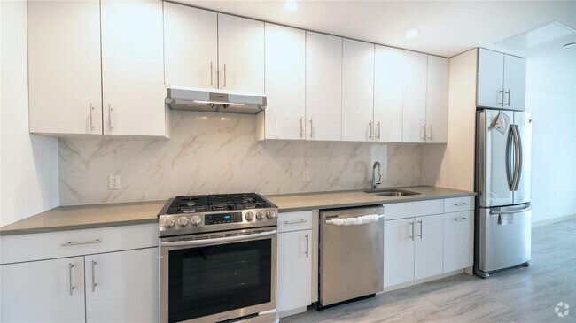 Building Photo - 109-9 15th Ave Rental