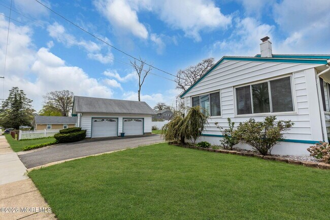Photo - 1700 6th Ave