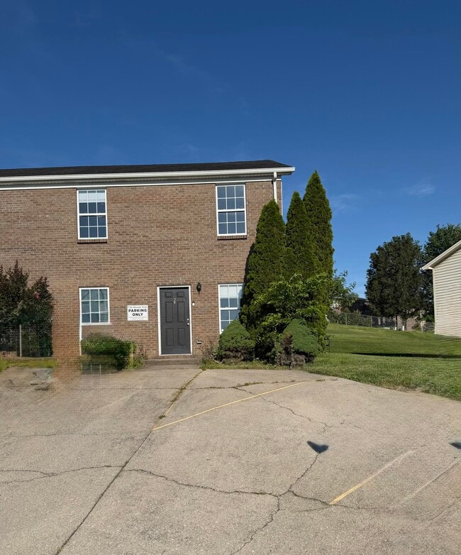 Building Photo - 135 Woods Trail Unit 2