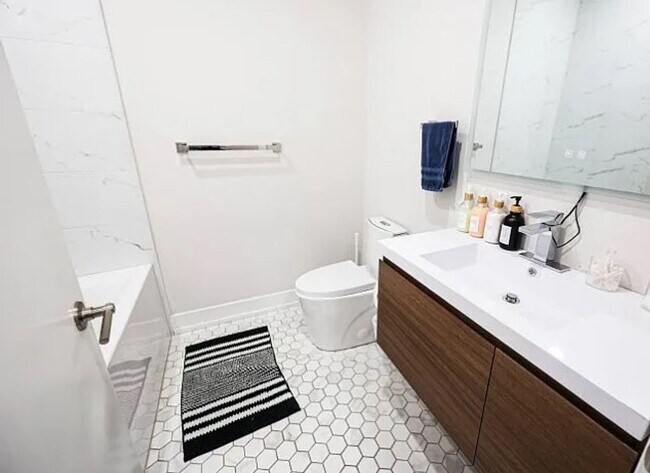 Photo - 1107 N 41st St Unit 1