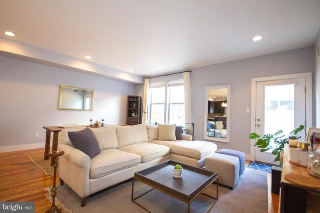 Building Photo - 738 N 19th St