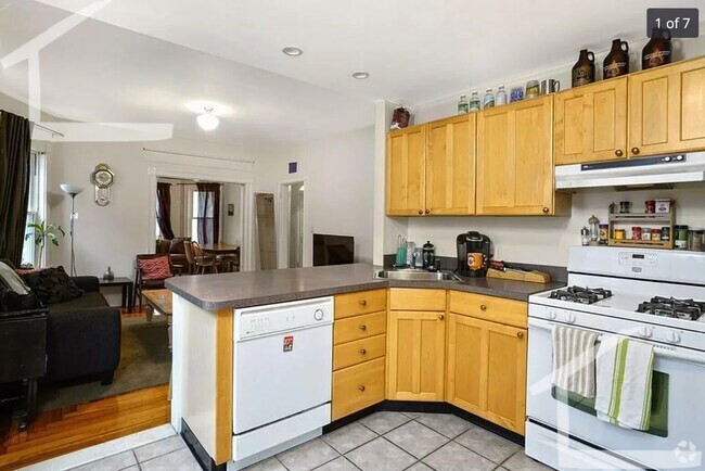 Building Photo - 12 Cutter Ave Unit 1 Rental