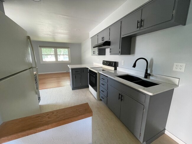 Building Photo - 908 Grove St Unit 908 #2 Rental