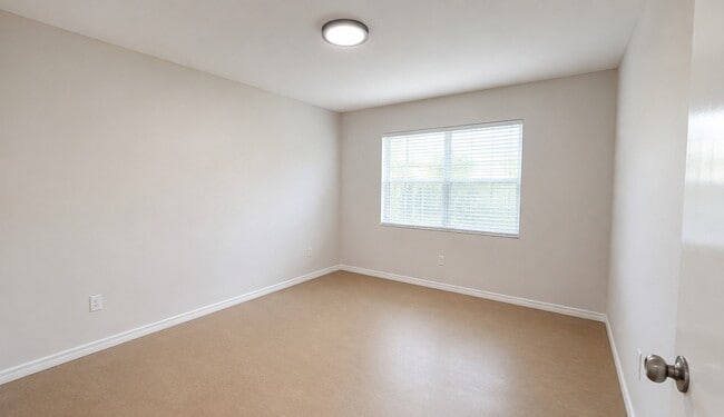 6211 -6215 SW 39th Ct Unit 1A