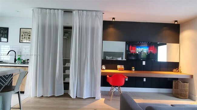 Photo - 740 SW 9th St