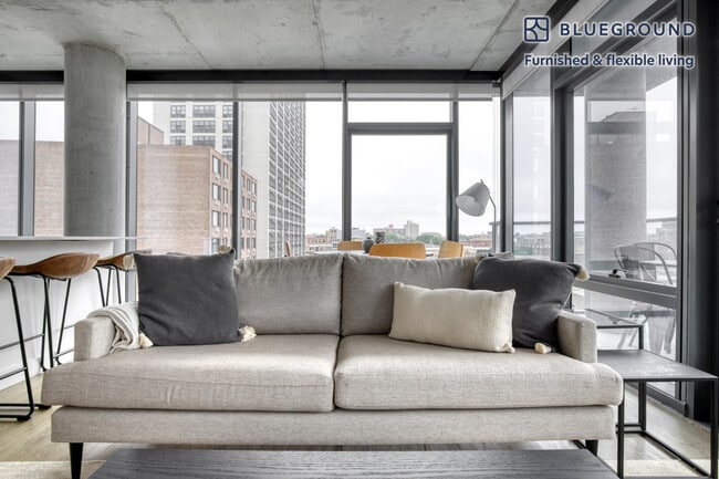 Photo - 450 W Belmont Ave Unit FL7-ID718