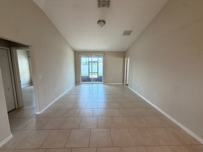 Photo - Conveniently Located 3BR Home in Port Orange Plantation