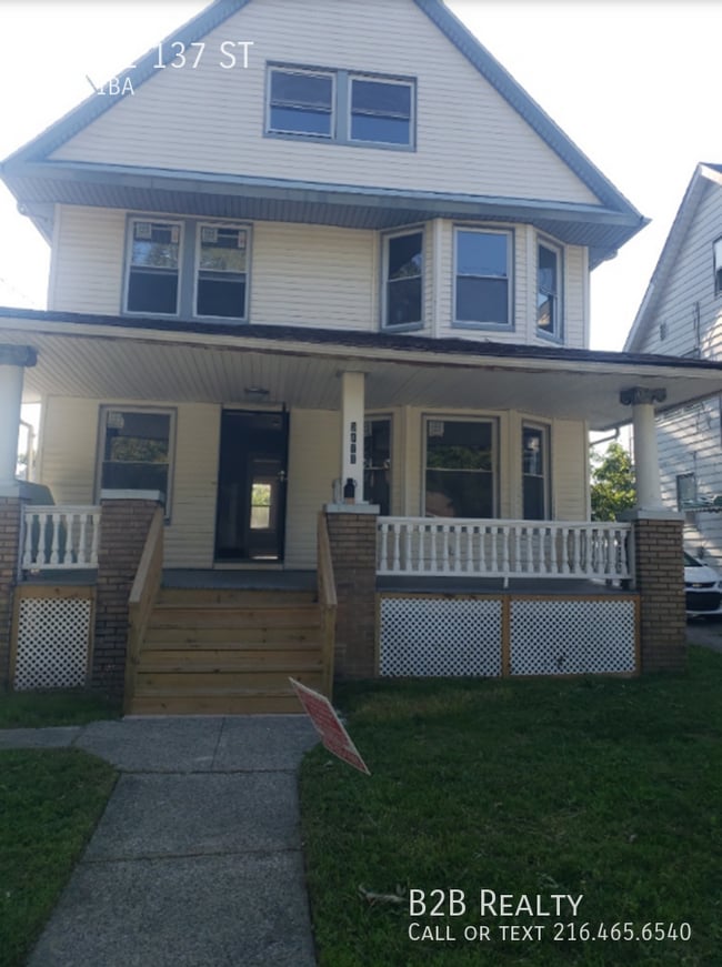 Building Photo - 3410 E 137th St Rental