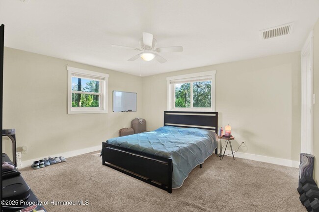 Photo - 18321 Edgewood Dr