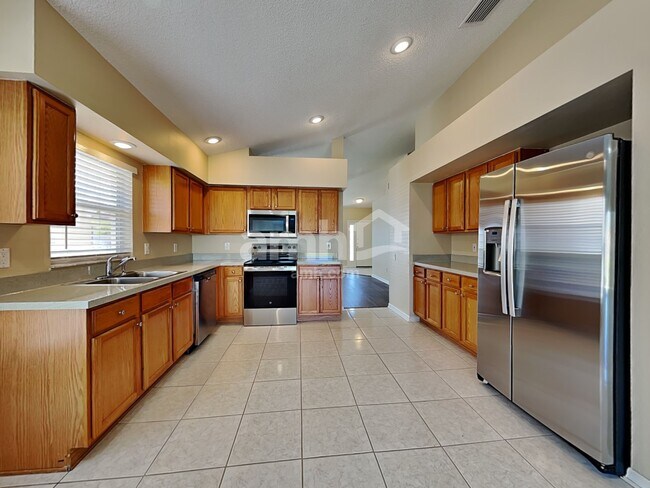 Photo - 12517 Midpointe Dr