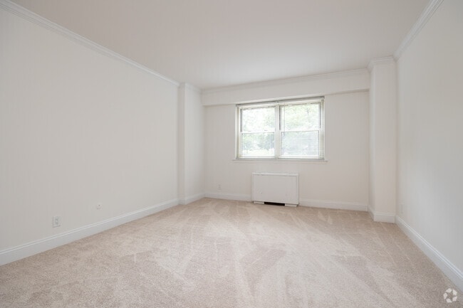 Bedroom - 4 Rm, 1 Bd, 1 Ba