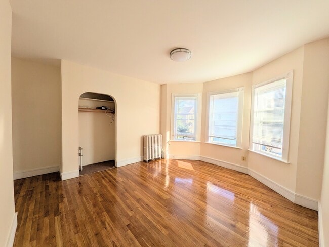 Building Photo - 110 Murdock St Unit 3