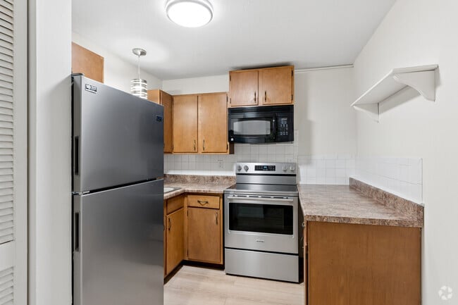 1BR, 1BA - 700SF - Kitchen