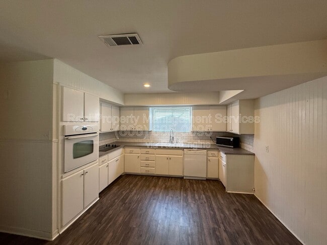 Photo - 3804 47th St