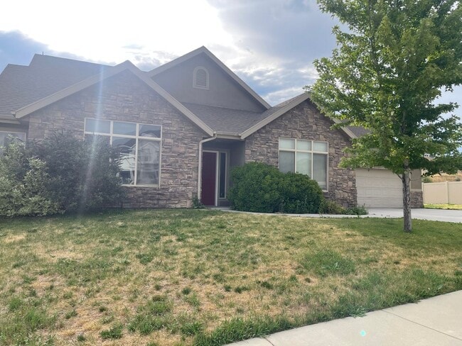 Photo - Beautiful Lehi home for rent!