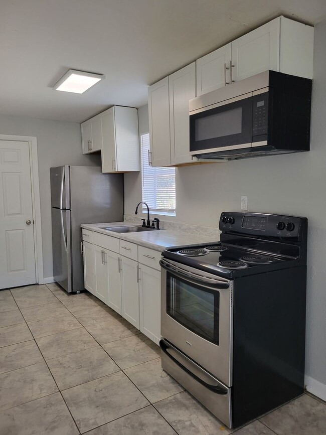 Photo - Three-Bedroom Home Near Lake Shipp