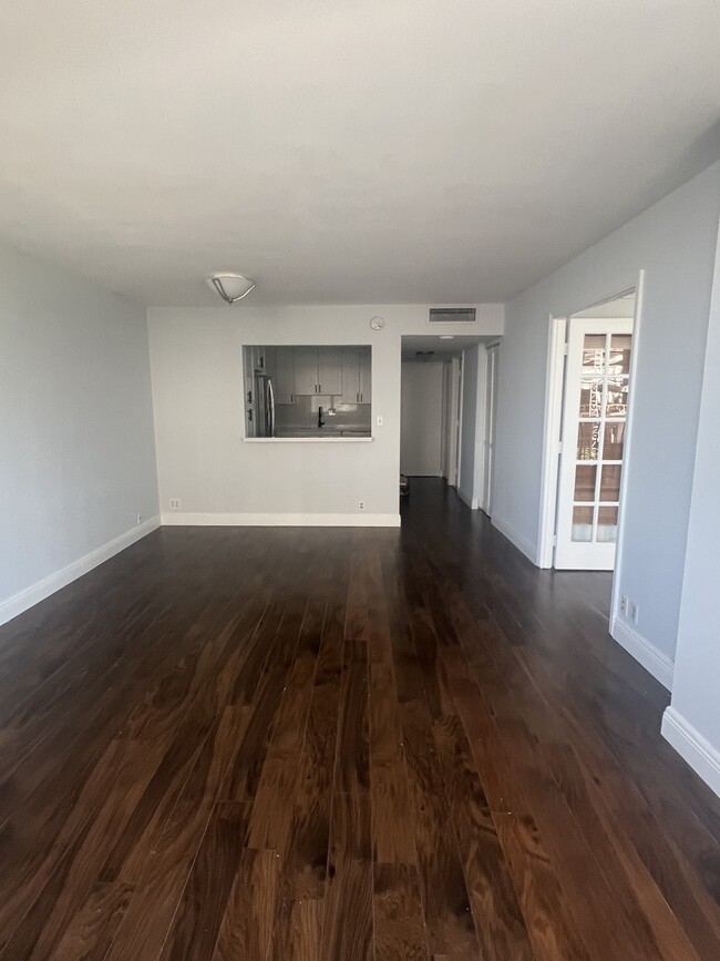 Building Photo - 1865 Brickell Ave Unit A505