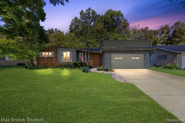 Building Photo - 966 Woodlea St