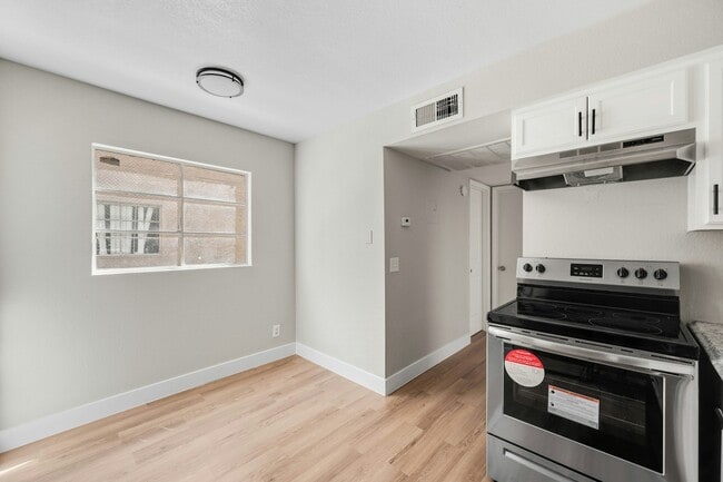 Photo - 2814 E Marconi Ave Unit 103