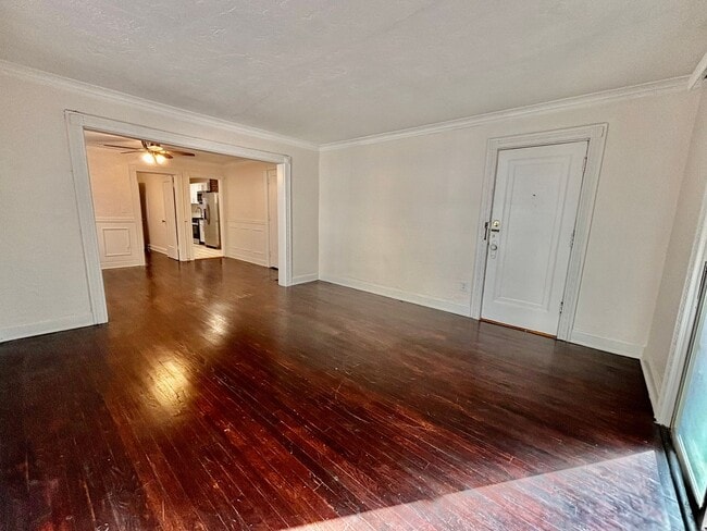 Photo - 5017-5019 Wyandotte St Unidad 5017-2N