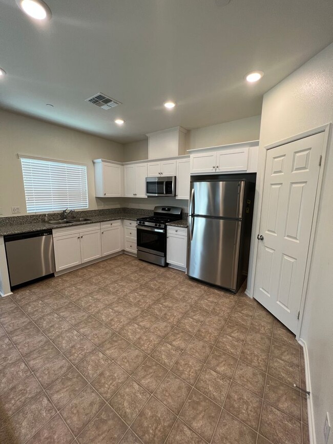 Photo - 5916 Sucre Pl