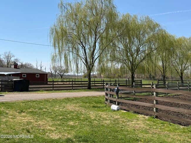 Photo - 2360 Monmouth Rd