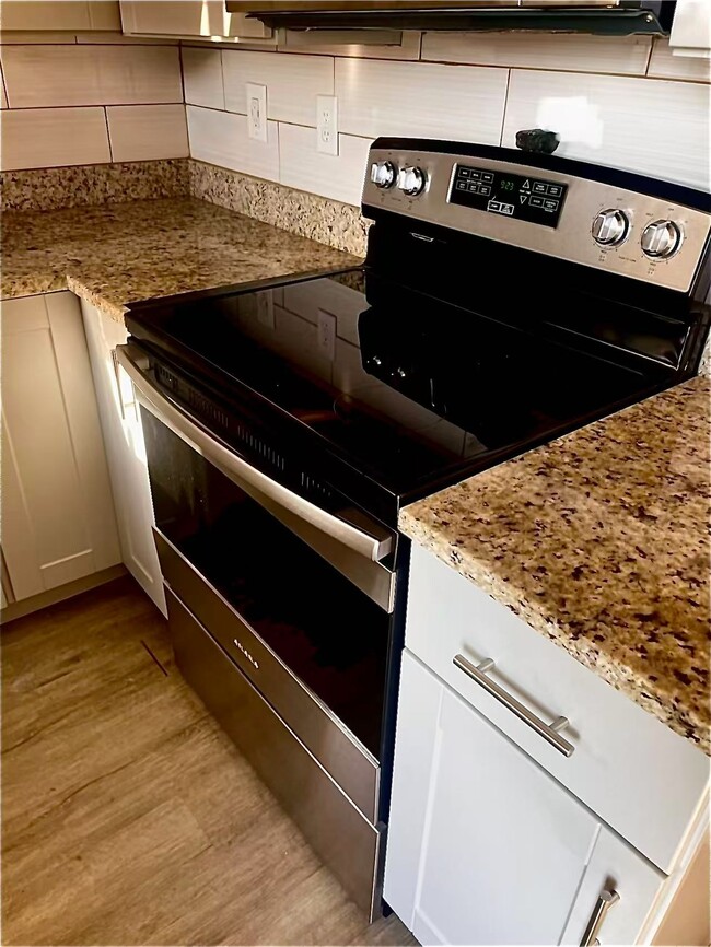 Building Photo - 2408 Linhart Ave Unit 2408 Linhart Avenue Fort Myers FL