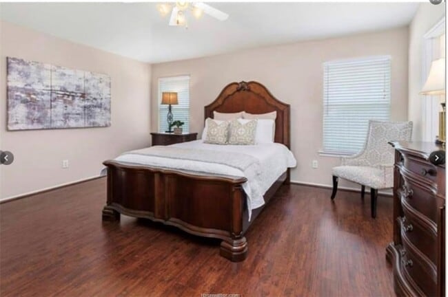 Photo - 912 Whitewing Ln