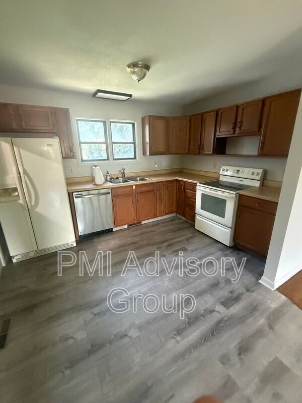 Photo - 6604 Meadowdale Dr