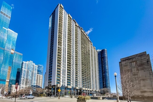 Building Photo - 400 E Randolph St Unit 1405 Rental