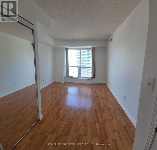 Photo - 23 Lorraine Dr Unit 1615