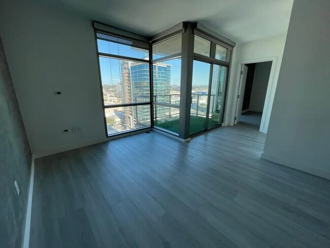 Photo - 800 The Mark Ln Unidad 1902