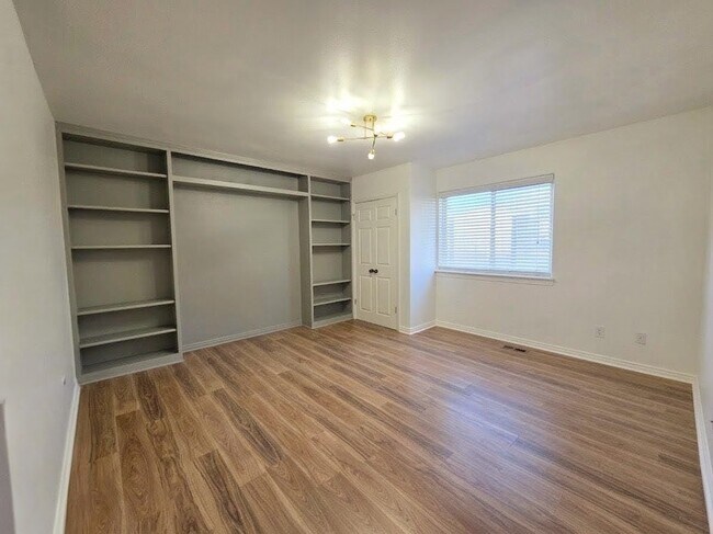 326 N Escalante Dr Unit B