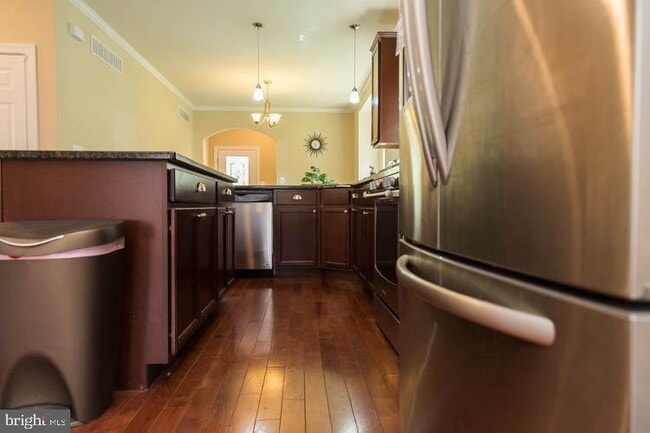 Photo - 415 Dearnley St