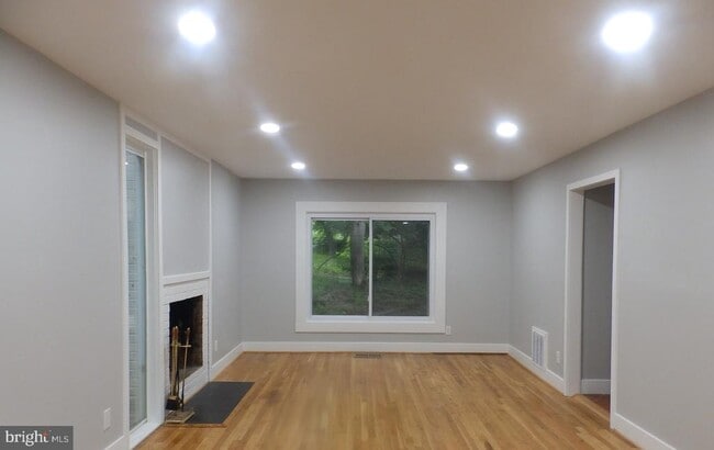 Photo - 3 Don Mills Ct