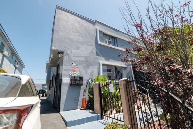 Building Photo - 304 N Market St Unit 2 Rental