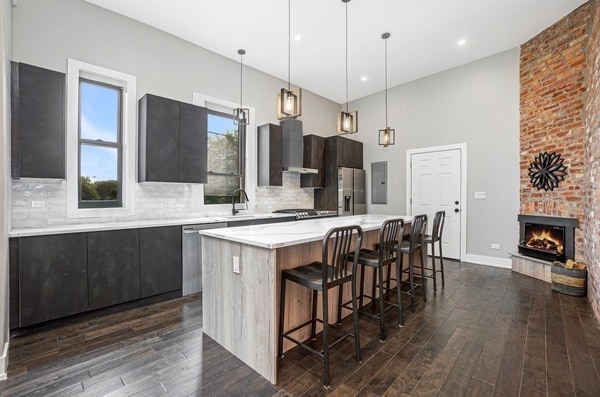 Gourmet kitchen - 3330 S Indiana Ave Unit 2s