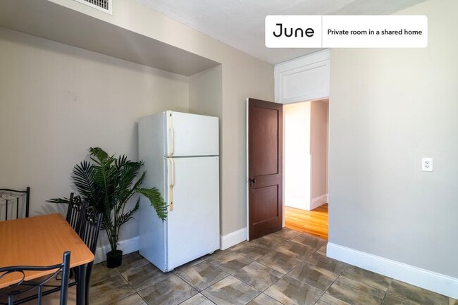 Photo - Room in Shared 4 bed/2 bath home Unit D