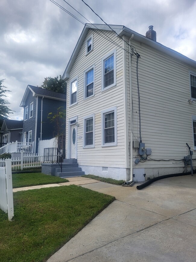 Photo - 1010 58th Ave