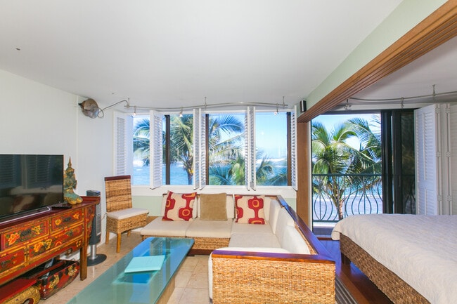 Building Photo - Fully Furnished Beach Front Condo on North Shore!