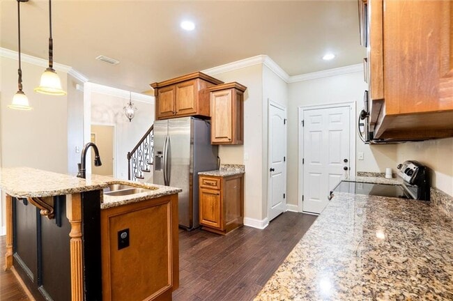 Photo - 1056 Linlen Ave
