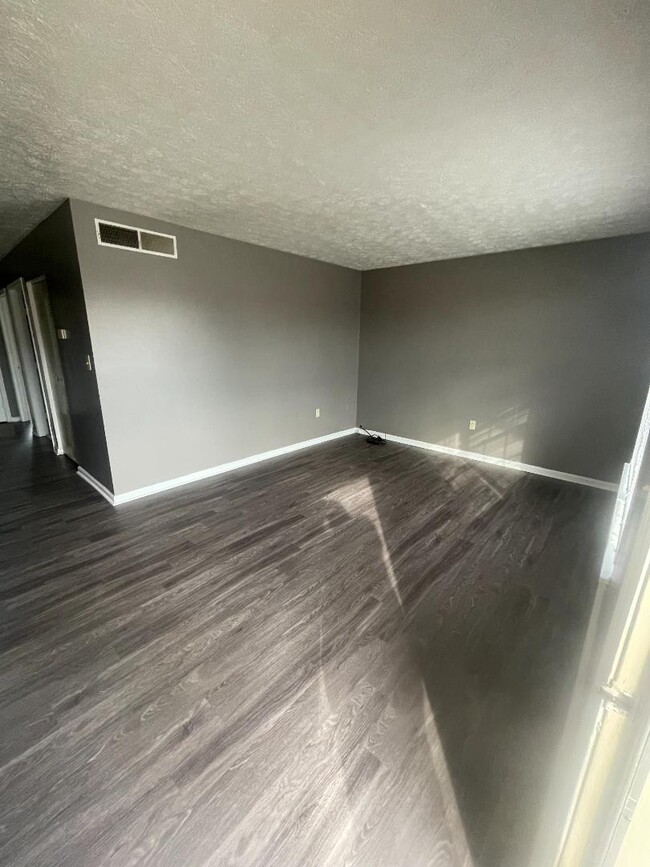 Photo - 98 Andrea Dr