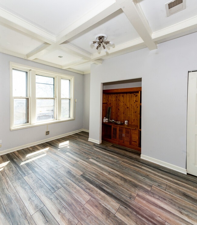 Building Photo - 1427 E 69th Pl Unit 2