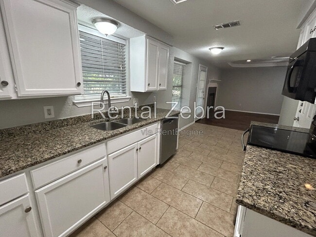 Photo - 6005 Lindy Ln
