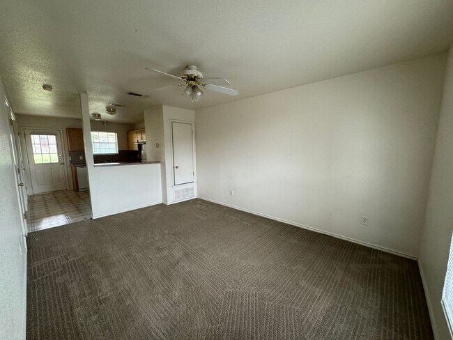 Photo - 4410 Sylvia Dr Unidad Apt D