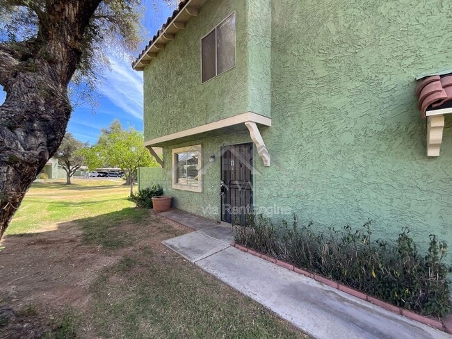 Building Photo - 10203 N 7th Pl