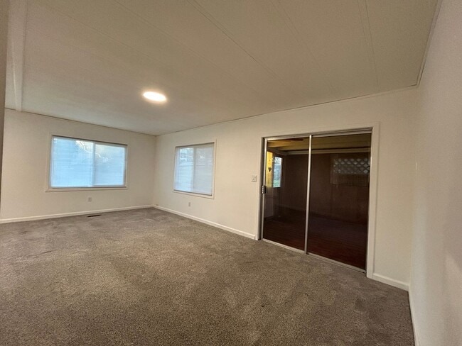 Photo - 452 Silver Leaf Dr