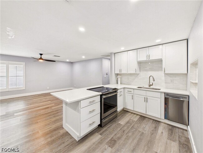 Photo - 567 13th St N